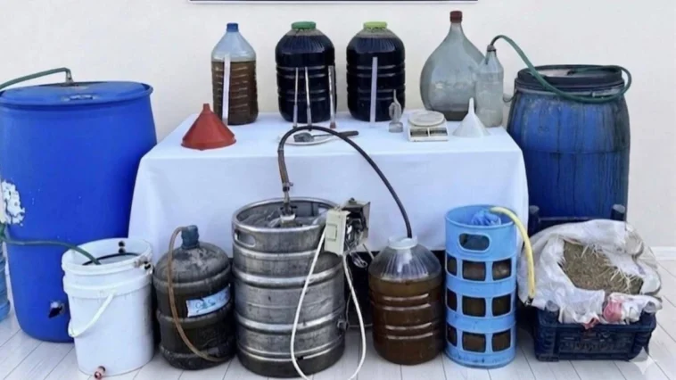 Kumluca'da 800 litre kaçak alkol ele geçirildi