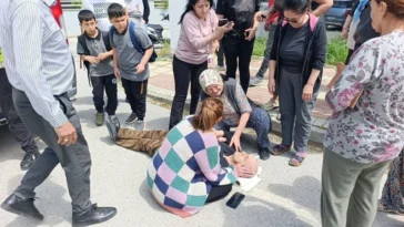 Manavgat'ta okul servisi görme engelli yayaya çarptı