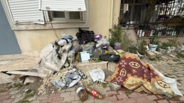 Serik'te çöp ev isyanı