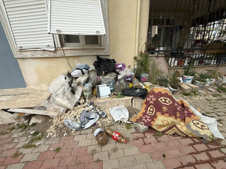 Serik'te çöp ev isyanı