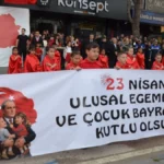 Serik'te öğrencilerden coşkulu kutlama