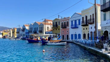 Yunan adalarına 1,1 milyon Türk yolcu