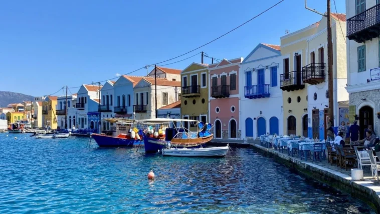 Yunan adalarına 1,1 milyon Türk yolcu