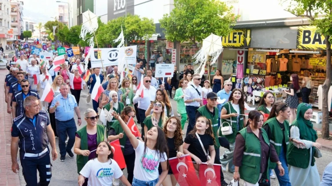 24. Alanya Uluslararası Kültür Sanat ve Turizm Festivali başladı