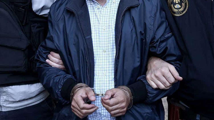 Antalyada Cumhurbaşkanı Erdoğana sosyal medyadan hakaret eden kişi tutuklandı