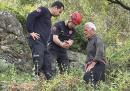 Düştüğü mağarada sıkışan düve kurtarılamadı