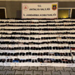 Alanyada 10 bin kaçak güneş gözlüğü ele geçirildi