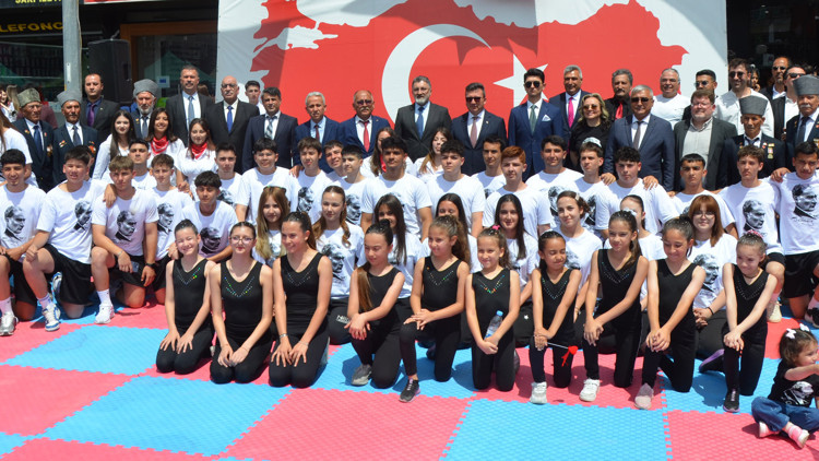 Serikte 19 Mayıs coşkusu