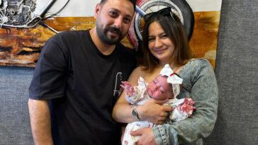 650 gram doğan Leyloş bebek hayata tutundu