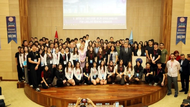 Akdeniz Üniversitesi’nde bilim kongresi