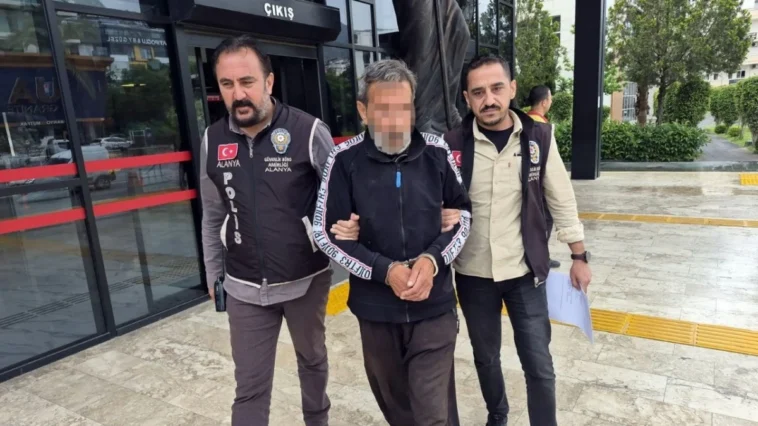 Alanya'da bir vatandaş Cumhurbaşkanına hakaretten tutuklandı
