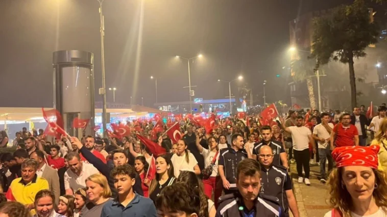 Alanya'da fener alayı ve Ceza konseriyle 19 Mayıs kutlaması