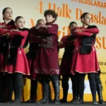 Alanya'da halk dansları müzik ziyafeti yaşandı