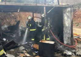 Alanya’da işçilerin kaldığı konteyner alevlere teslim oldu