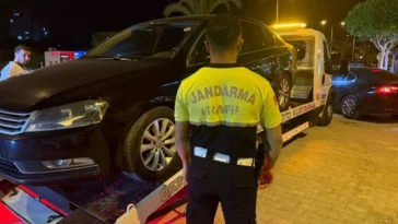 Alanya'da korsan taşımacılık yapan 8 araca ceza yağdı