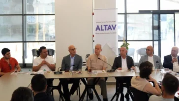 Alanya'da tur operatörleri istişare toplantısı gerçekleştirildi