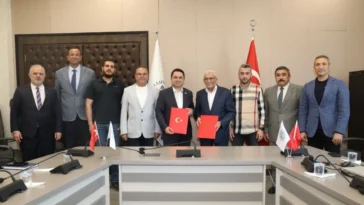 Alanyalı hayırseverden ALKÜ'ye bina bağışı