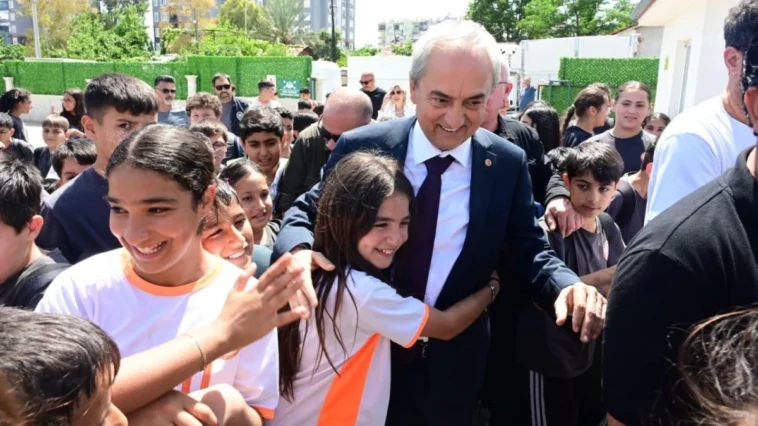 Antalya'da Başkan Kocagöz eğitim kurumlarına ziyareti sürdürülüyor