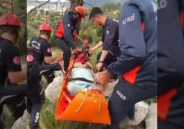 Antalya’da dağda mahsur kalan yaralı kurtarıldı
