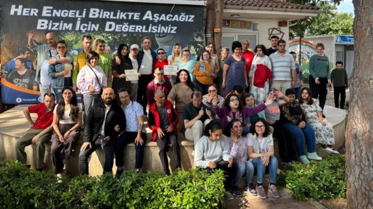 Antalya’da Engelsiz Kafe’ye anlamlı kutlama