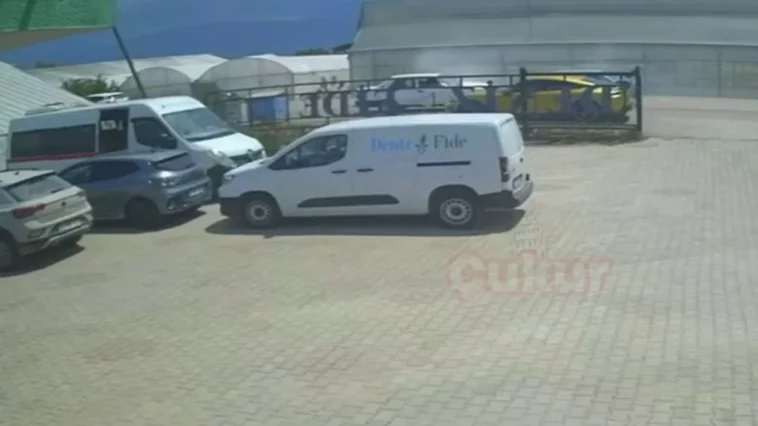 Antalya'da iki Tofaş kafa kafaya çarpıştı: 4 yaralı