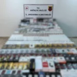Antalya'da jandarma 3.2 milyonluk kaçak elektronik eşya ele geçirdi