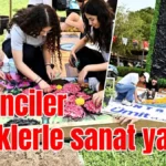 Antalya'da öğrenciler çiçeklerle sanat yarattı