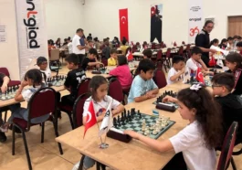Antalya'da satranç tutkunları kıyasıya yarıştı