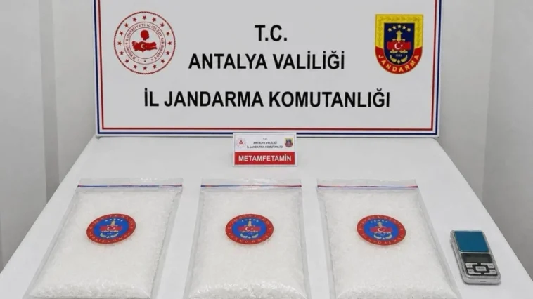 Antalya'da uyuşturucu operasyonuna 2 tutuklama