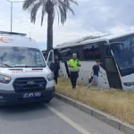Antalya'da yolcu otobüsü refüje çıktı