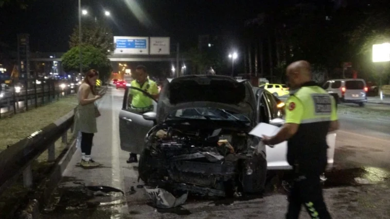 Aracın hurdaya döndüğü kazayı burnu bile kanamadan atlattı