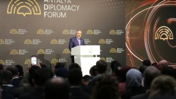 Bakan Fidan Antalya'dan Dünyaya'ya mesaj gönderdi