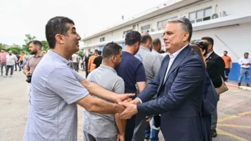 Başkan Uysal personelle bayramlaştı