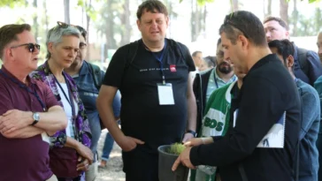 Büyükşehir Kentsel Ormancılık Ağı Antalya etkinliğinde tanıtıldı