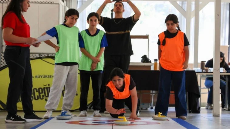 Büyükşehir’den kız çocuklarına spor desteği