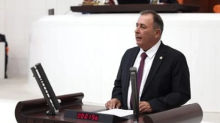 CHP Milletvekili Erdem Başkan Tekin'i istifaya davet etti