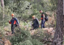 Dağda yolunu kaybetti, telefon şarjı bitince dronla bulundu