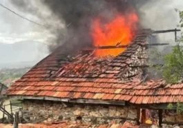 Düğmeli ev küle döndü