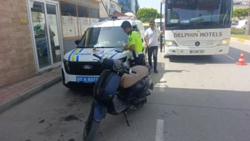 'Dur' ihtarına uymayarak kaçan sürücü motosikletini bırakıp kaçtı