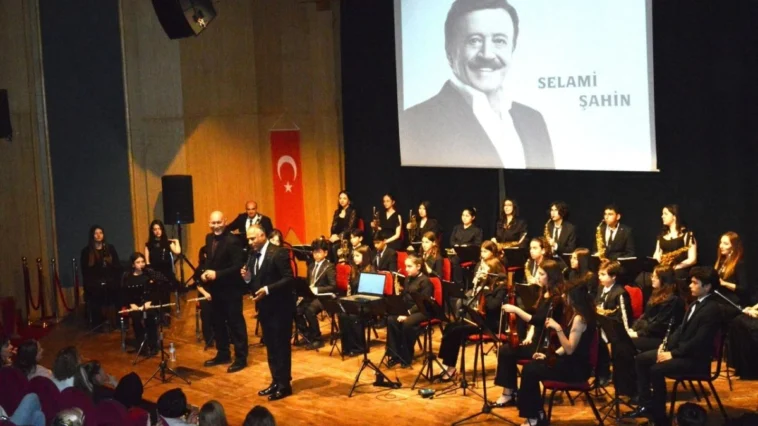 Genç yetenekler AKM’de büyüledi