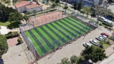 Göynük halı sahası yenilendi