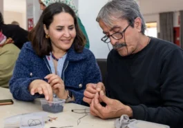 Huzurevi sakinleri el becerilerini geliştiriyor
