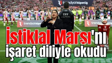 İstiklal Marşı'nı işaret diliyle okudu