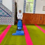 Kemer'de bayram öncesi camilerde temizlik seferberliği