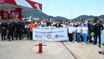 Kemer’de deniz dibi temizliği
