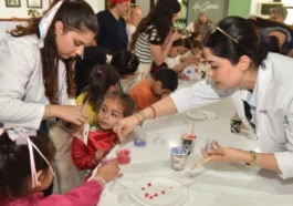Kepez’de anne ve çocuklar renkli mum atölyesinde buluştu