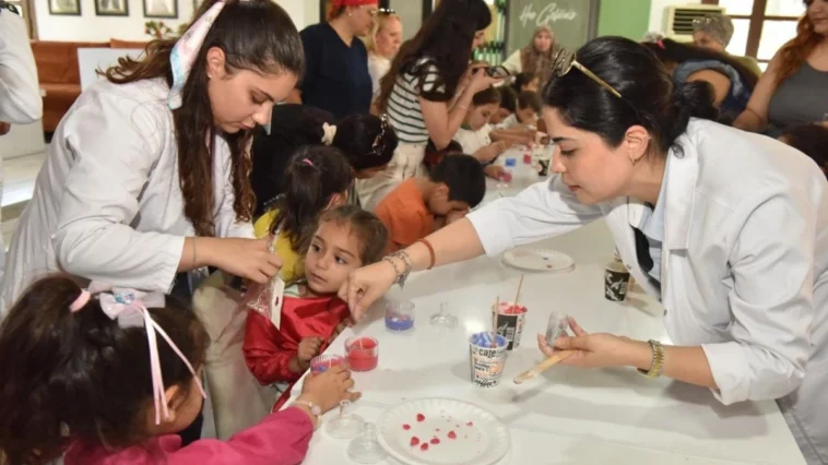 Kepez’de anne ve çocuklar renkli mum atölyesinde buluştu