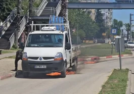 Kepez’de seyir halindeki araçta yangın