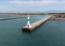 Manavgat'ta 2 deniz feneri yenilendi