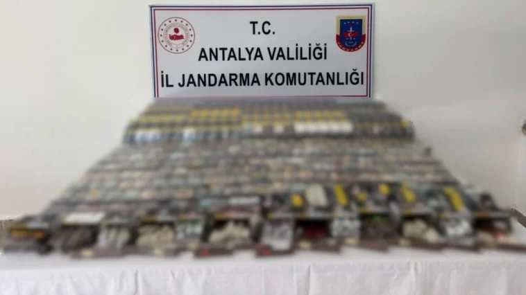 Manavgat’ta 5 bin paket kaçak sigara ele geçirildi